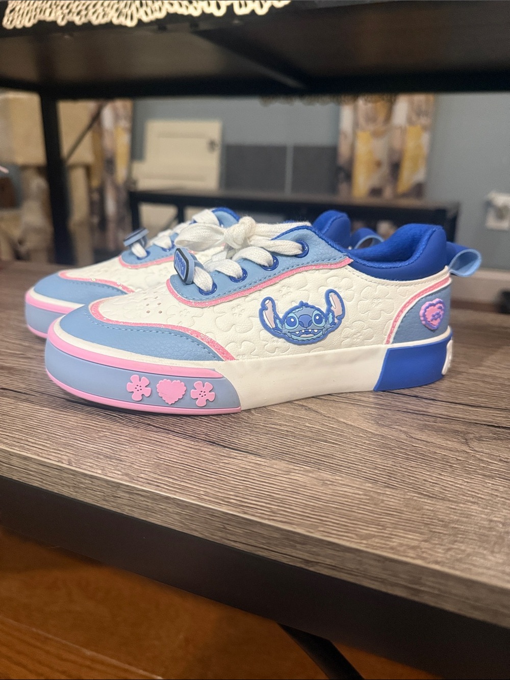 Disney Kids Lilo & Stitch Low-Top Sneakers in White, Blue & Pink